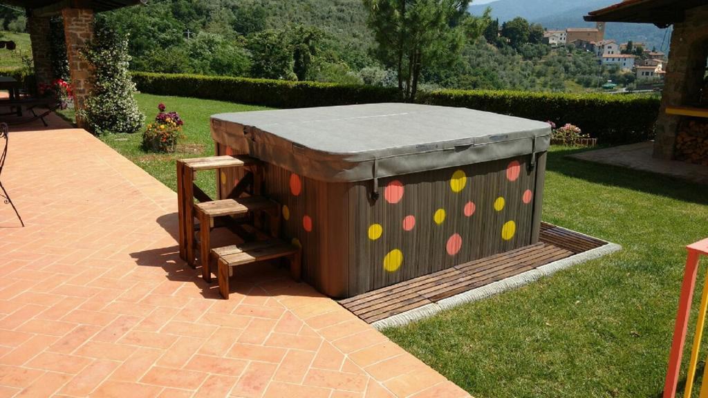 Podere Gianpaolo เปสเชีย ภายนอก รูปภาพ