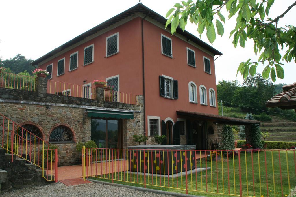 Podere Gianpaolo เปสเชีย ภายนอก รูปภาพ