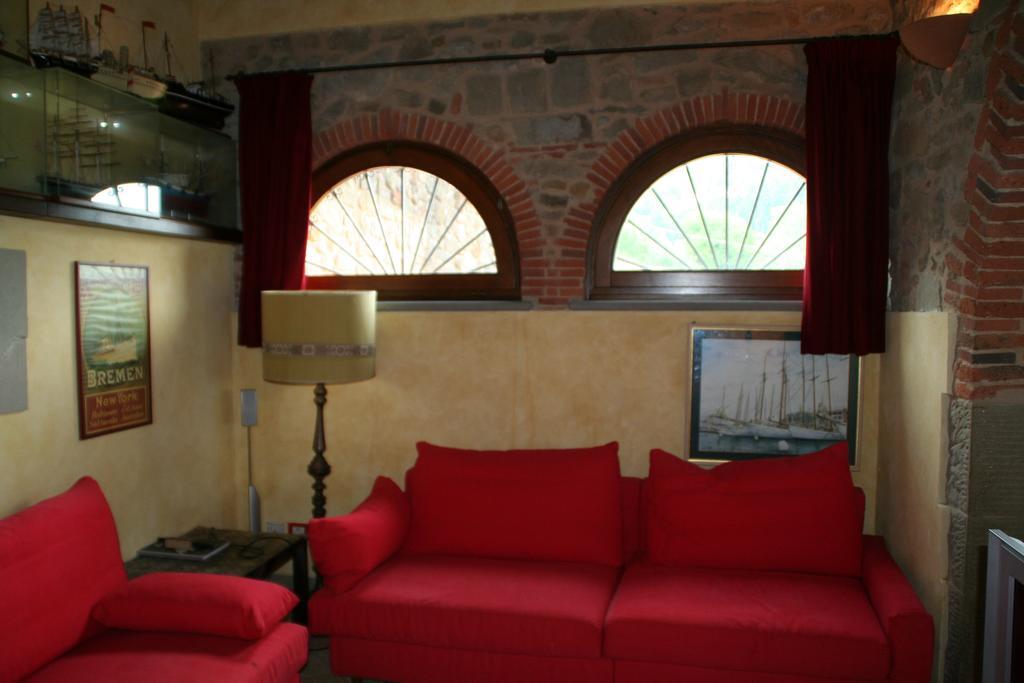 Podere Gianpaolo เปสเชีย ภายนอก รูปภาพ